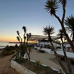 Appartement Beachfront Seaview Litoralmar Apt, Fast Wifi, Airco, Pool, Private Parking