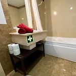 Beachfront Seaview Litoralmar Apt, Fast Wifi, Airco, Pool, Private Parking Lägenhet *