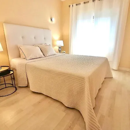 Appartement Beachfront Seaview Litoralmar Apt, Fast Wifi, Airco, Pool, Private Parking *