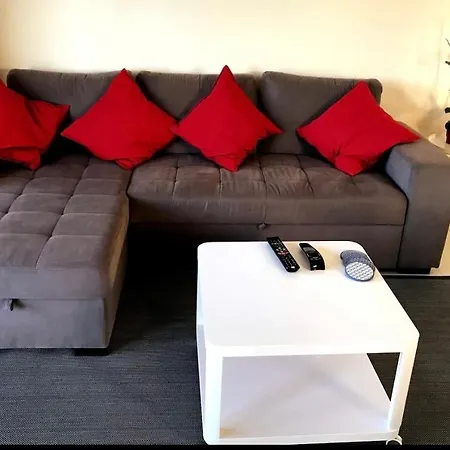 Beachfront Seaview Litoralmar Apt, Fast Wifi, Airco, Pool, Private Parking 아파트