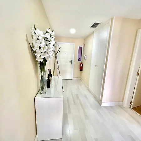 Apartman Beachfront Seaview Litoralmar Apt, Fast Wifi, Airco, Pool, Private Parking *