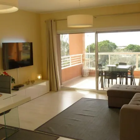 Beachfront Seaview Litoralmar Apt, Fast Wifi, Airco, Pool, Private Parking شقة بورتيماو