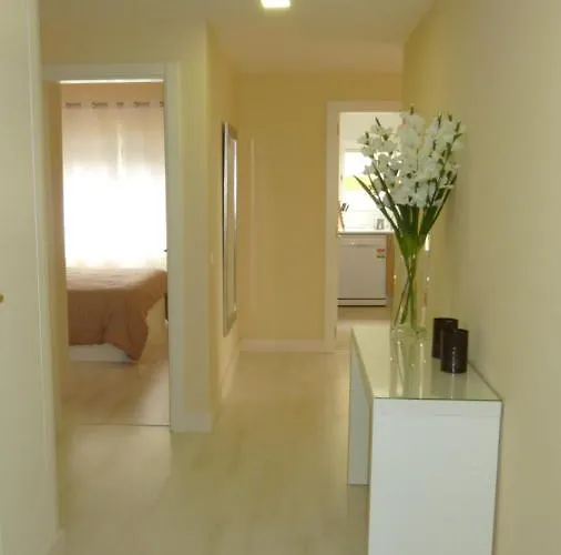 Beachfront Seaview Litoralmar Apt, Fast Wifi, Airco, Pool, Private Parking Appartement