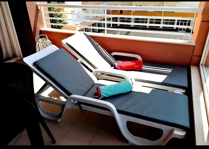 Appartement Beachfront Seaview Litoralmar Apt, Fast Wifi, Airco, Pool, Private Parking *