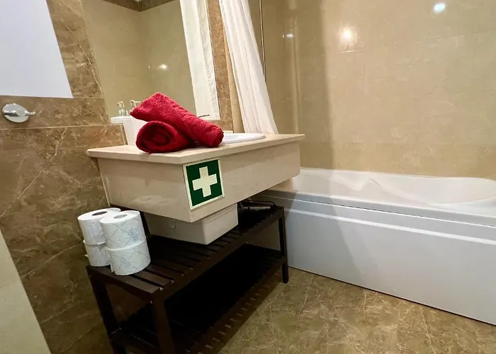 Beachfront Seaview Litoralmar Apt, Fast Wifi, Airco, Pool, Private Parking Appartement *