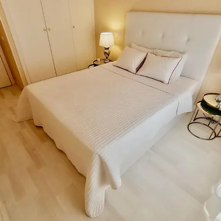 Beachfront Seaview Litoralmar Apt, Fast Wifi, Airco, Pool, Private Parking Apartamento